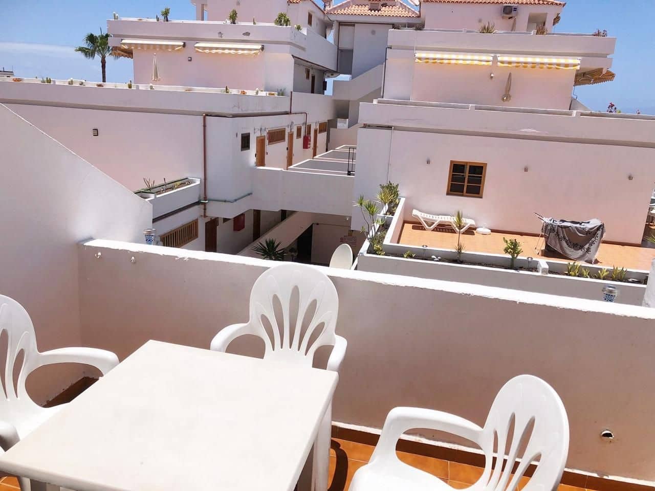 1 sovrum Lägenhet till salu i Costa Adeje med pool - 285 000 € (Ref: 9974649)