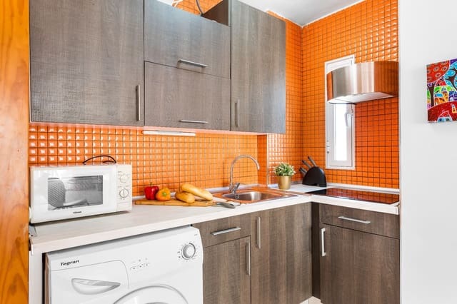 1 soveværelse Lejlighed til salg i Playa de las Américas, Adeje med swimmingpool garage - € 269.000 (Ref: 9978133)