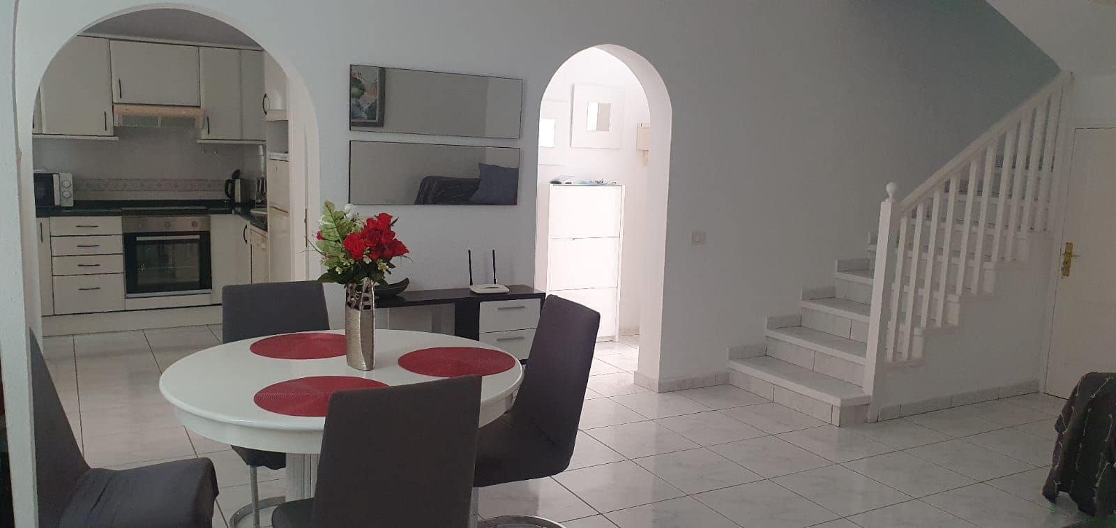2 soverom Villa til salgs i Costa Adeje med svømmebasseng garasje - € 550 000 (Ref: 9981796)