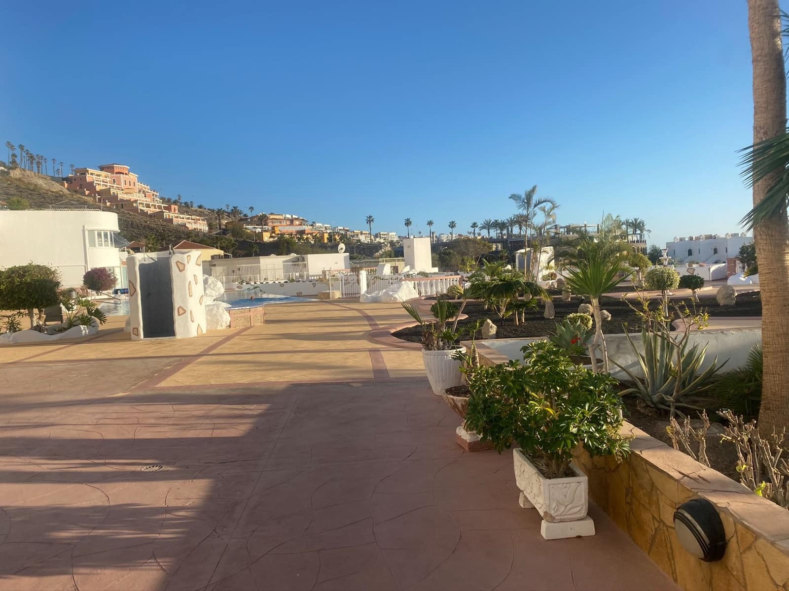 2 soverom Villa til salgs i Costa Adeje med svømmebasseng garasje - € 550 000 (Ref: 9981796)