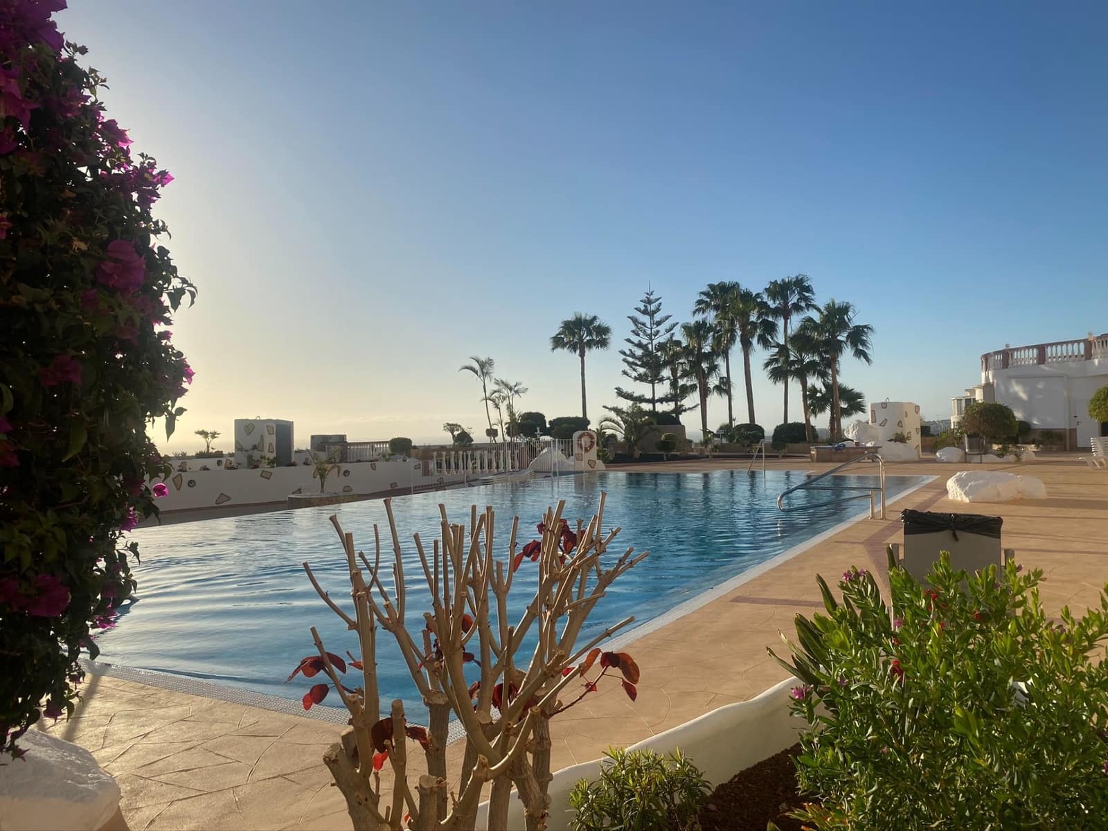 2 soverom Villa til salgs i Costa Adeje med svømmebasseng garasje - € 550 000 (Ref: 9981796)