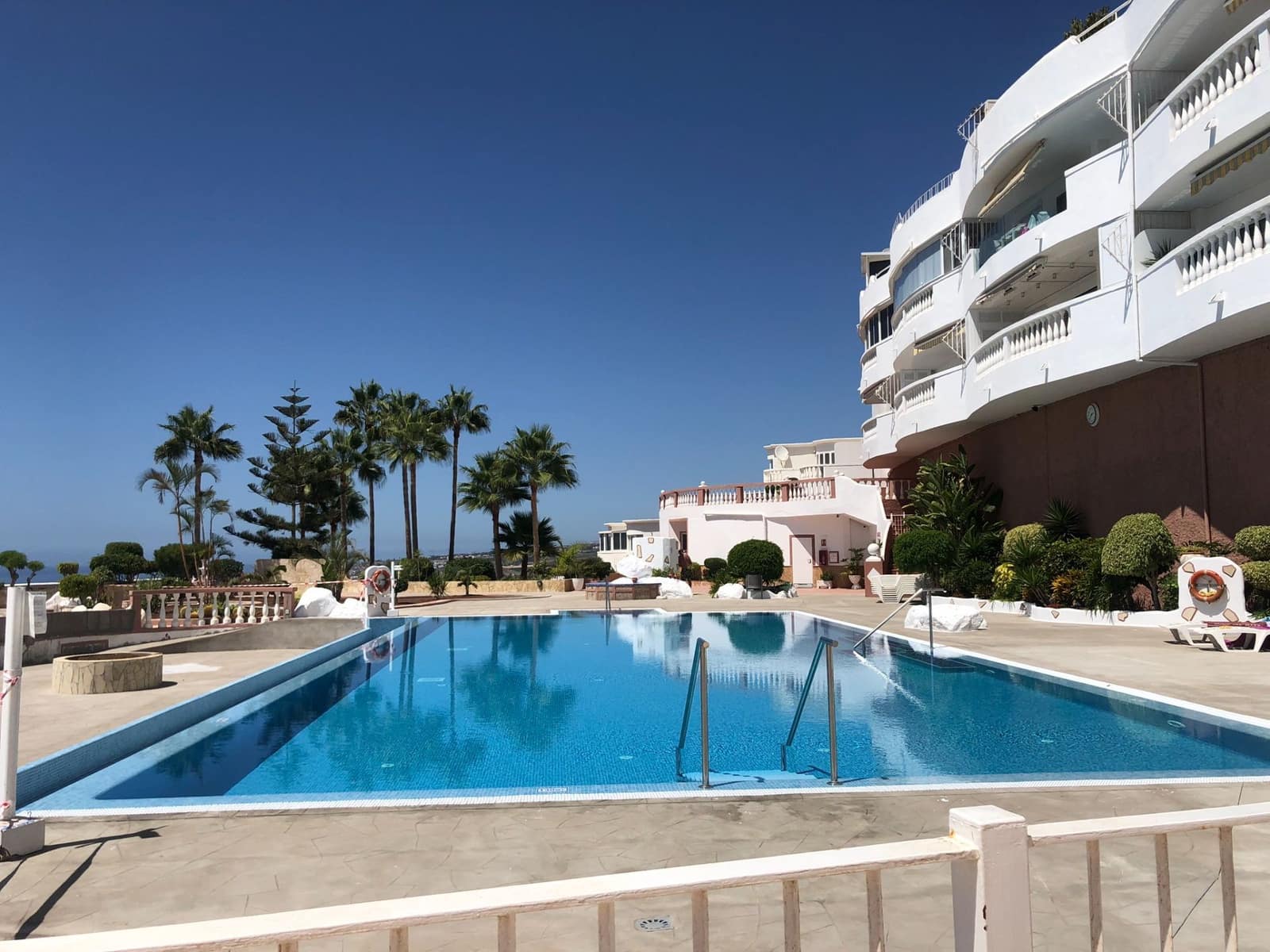 2 soverom Villa til salgs i Costa Adeje med svømmebasseng garasje - € 550 000 (Ref: 9981796)
