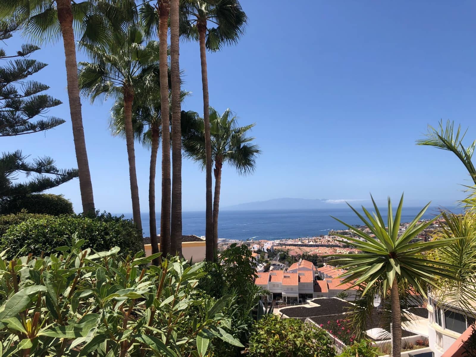 2 soverom Villa til salgs i Costa Adeje med svømmebasseng garasje - € 550 000 (Ref: 9981796)