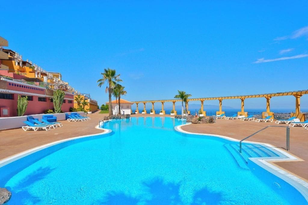 2 soverom Leilighet til salgs i Costa Adeje med svømmebasseng garasje - € 459 000 (Ref: 9996600)