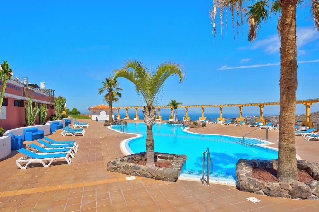 2 soverom Leilighet til salgs i Costa Adeje med svømmebasseng garasje - € 459 000 (Ref: 9996600)