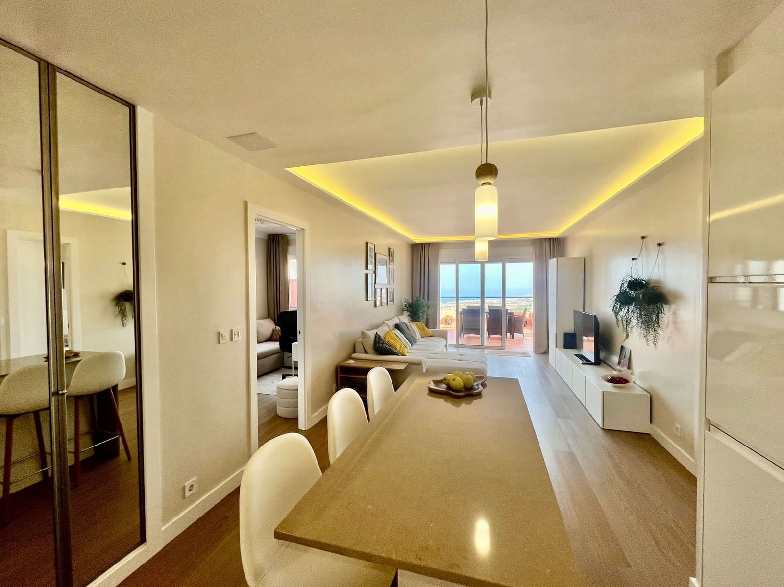 2 soverom Leilighet til salgs i Costa Adeje med svømmebasseng garasje - € 459 000 (Ref: 9996600)