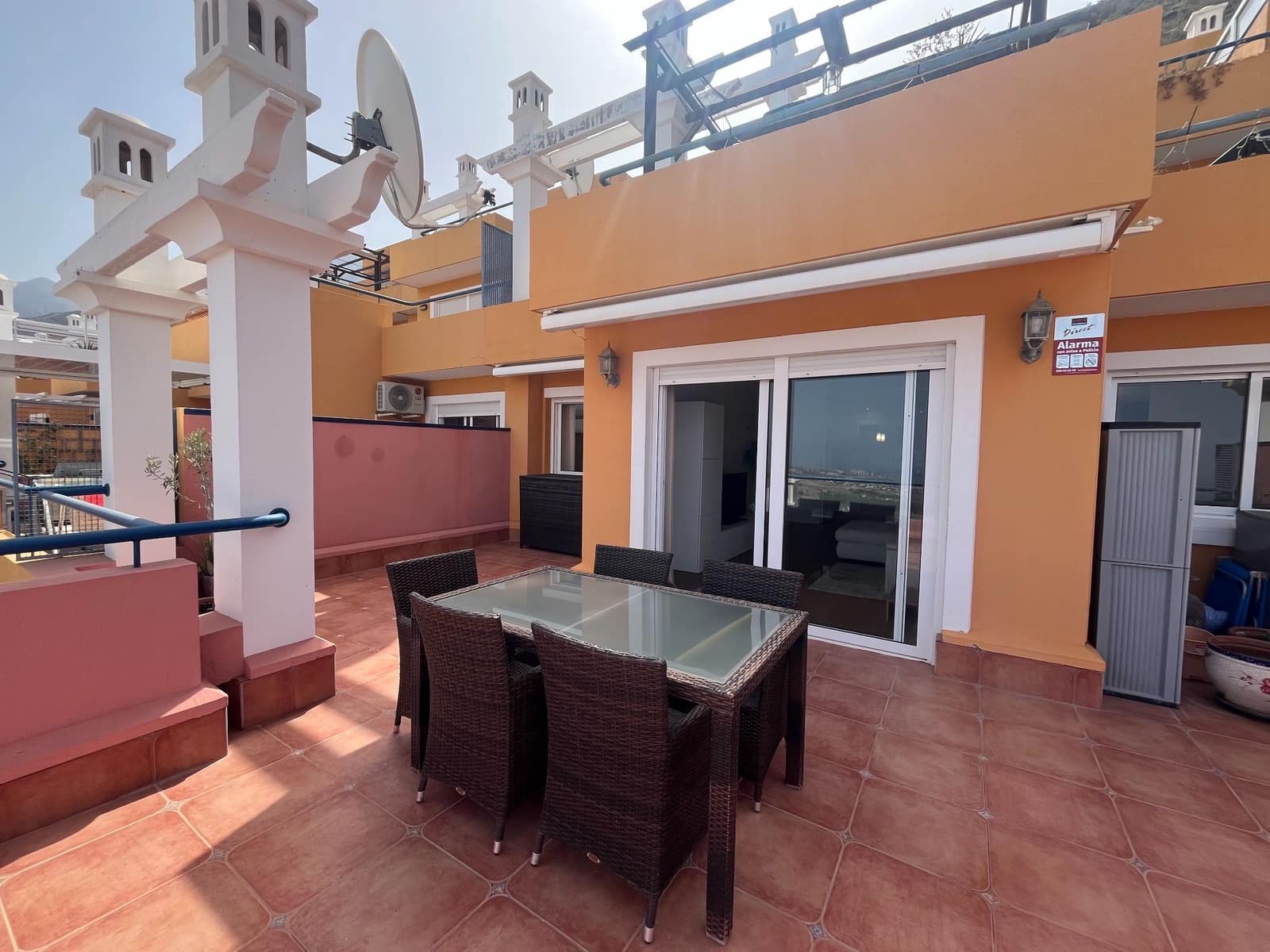 2 soverom Leilighet til salgs i Costa Adeje med svømmebasseng garasje - € 459 000 (Ref: 9996600)