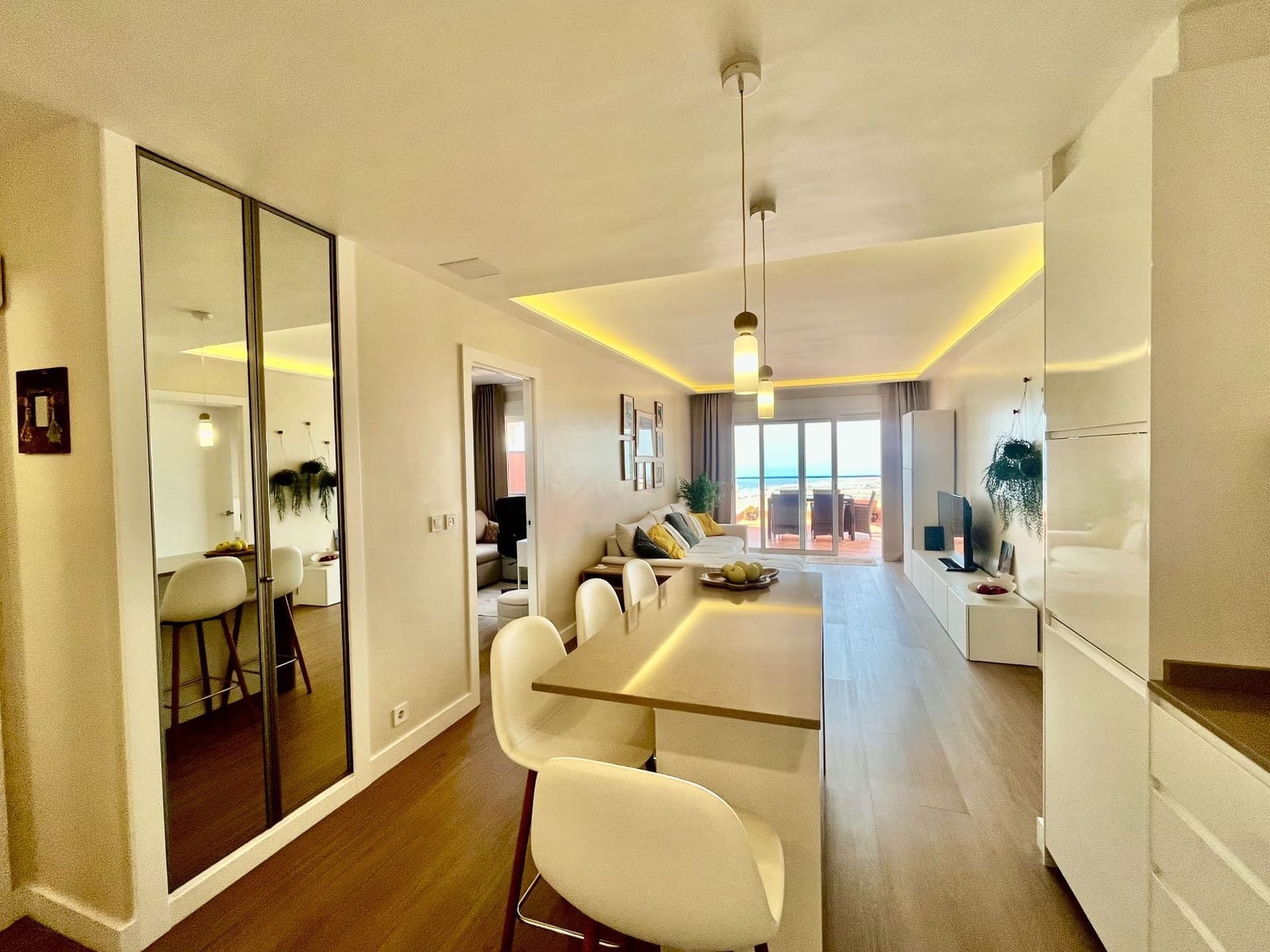 2 soverom Leilighet til salgs i Costa Adeje med svømmebasseng garasje - € 459 000 (Ref: 9996600)