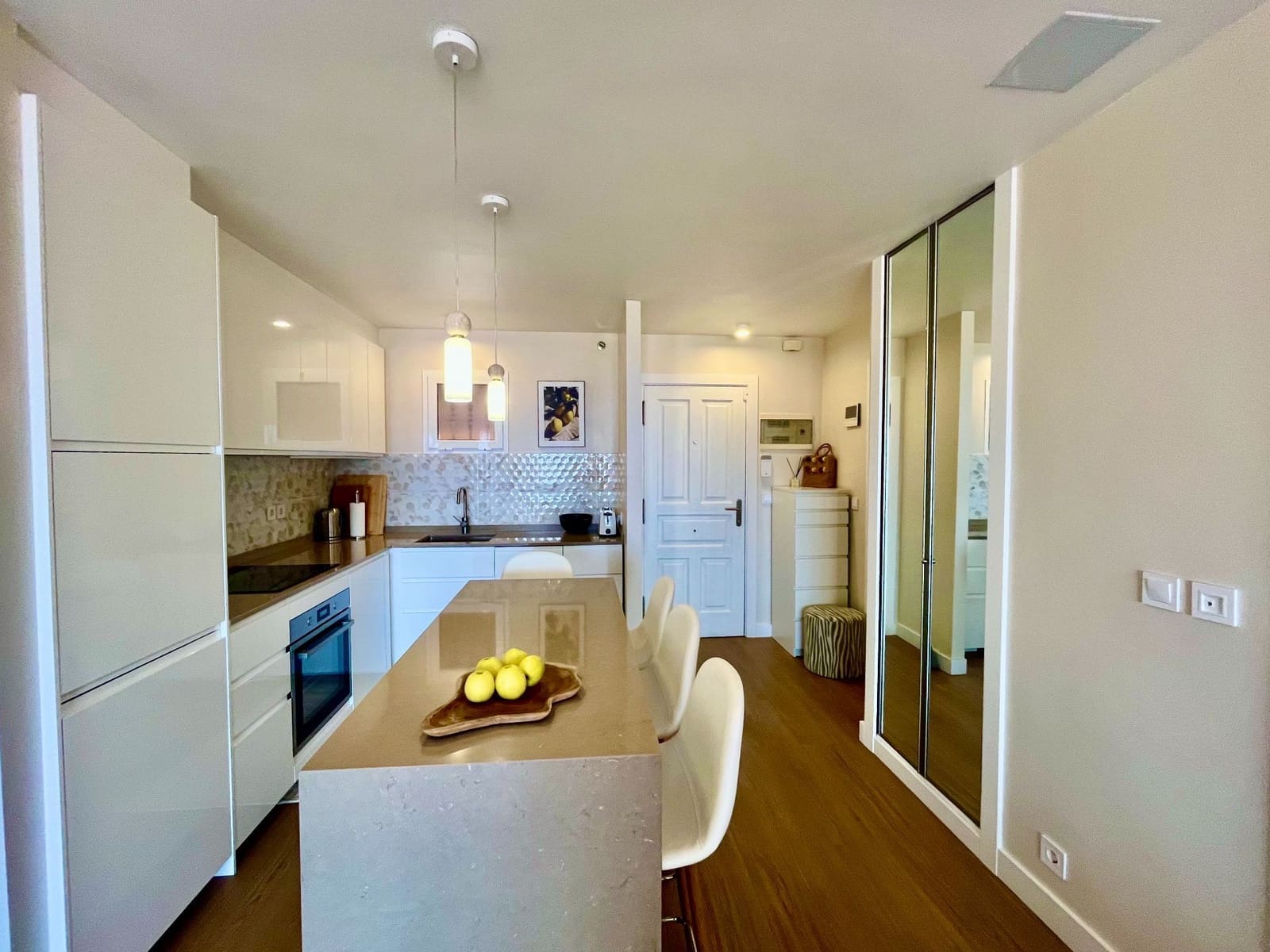 2 soverom Leilighet til salgs i Costa Adeje med svømmebasseng garasje - € 459 000 (Ref: 9996600)
