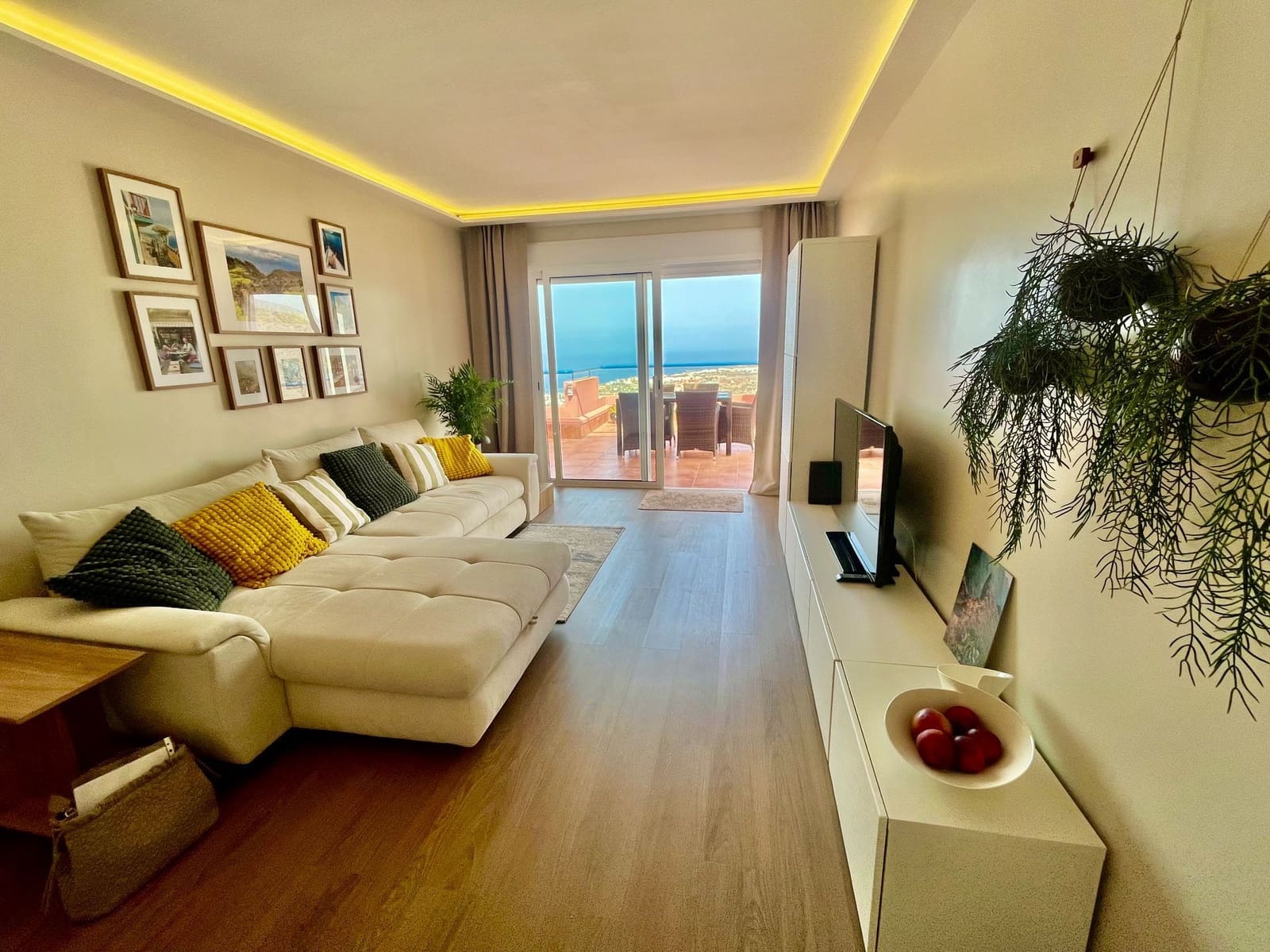 2 soverom Leilighet til salgs i Costa Adeje med svømmebasseng garasje - € 459 000 (Ref: 9996600)