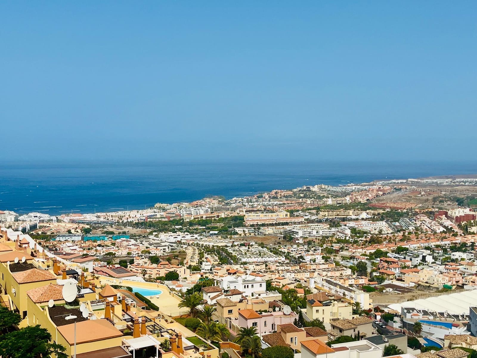 2 soverom Leilighet til salgs i Costa Adeje med svømmebasseng garasje - € 459 000 (Ref: 9996600)