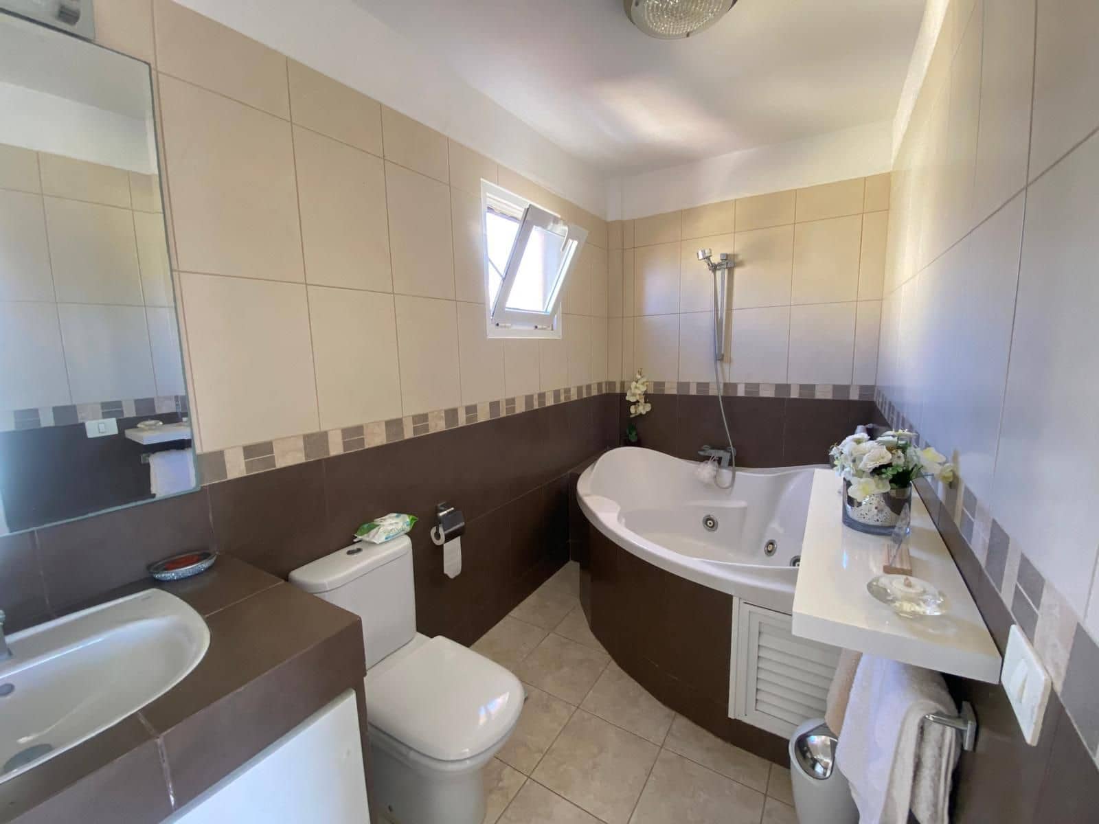 2 soveværelse Villa til salg i Costa Adeje med swimmingpool garage - € 450.000 (Ref: 9998064)