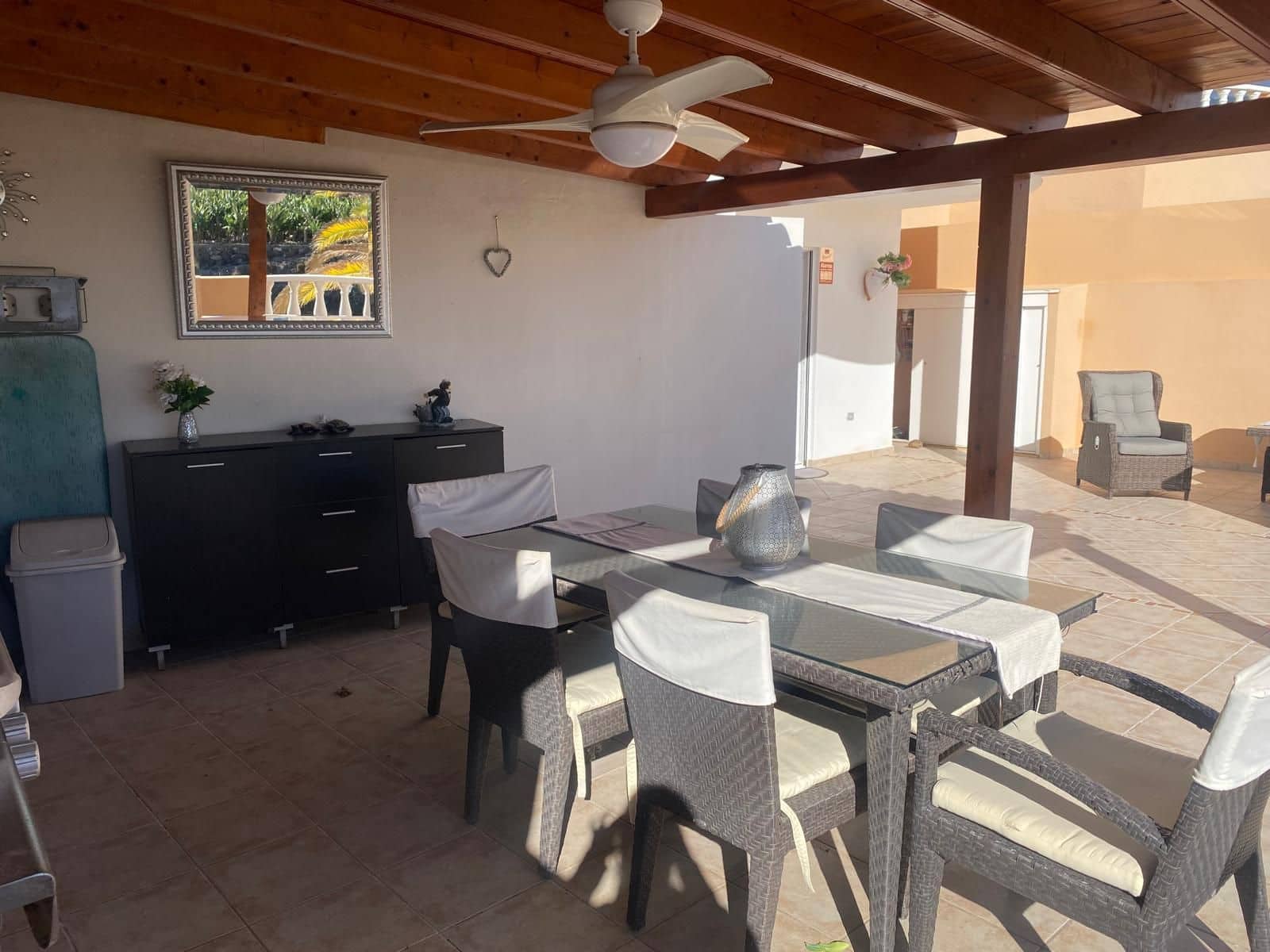 2 soveværelse Villa til salg i Costa Adeje med swimmingpool garage - € 450.000 (Ref: 9998064)