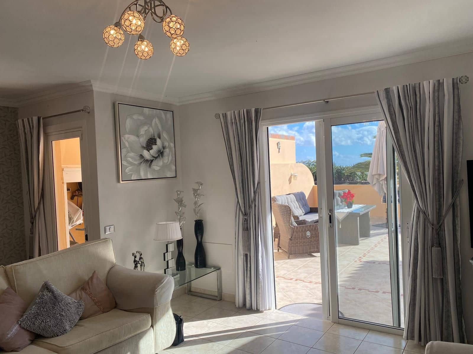 2 soveværelse Villa til salg i Costa Adeje med swimmingpool garage - € 450.000 (Ref: 9998064)