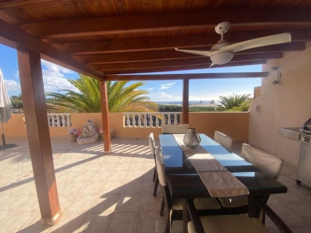 2 soveværelse Villa til salg i Costa Adeje, Adeje med swimmingpool garage - € 450.000 (Ref: 9998064)