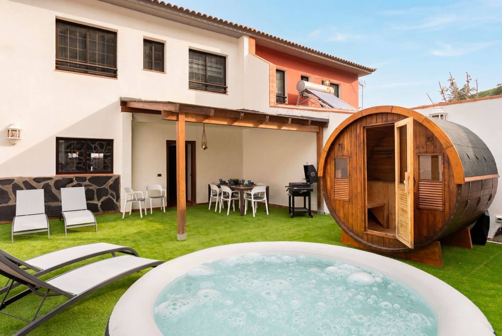 4 soverom Villa til salgs i Santa Cruz de Tenerife med garasje - € 590 000 (Ref: 9998065)
