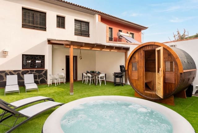 4 soverom Villa til salgs i Santa Cruz de Tenerife med garasje - € 590 000 (Ref: 9998065)
