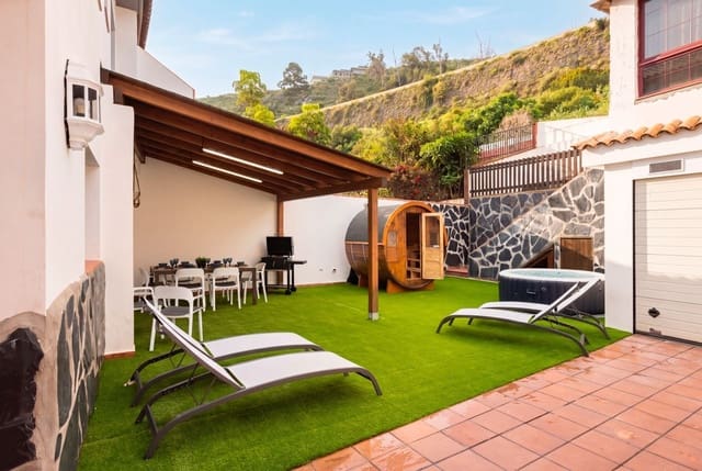 4 soverom Villa til salgs i Santa Cruz de Tenerife med garasje - € 590 000 (Ref: 9998065)