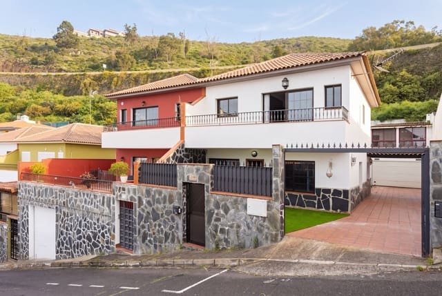 4 soverom Villa til salgs i Santa Cruz de Tenerife med garasje - € 590 000 (Ref: 9998065)