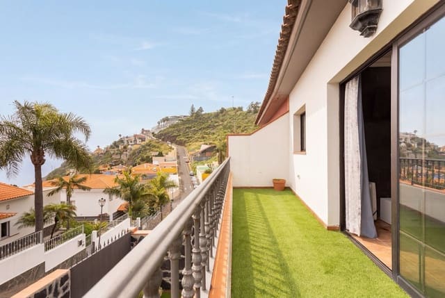 4 soverom Villa til salgs i Santa Cruz de Tenerife med garasje - € 590 000 (Ref: 9998065)
