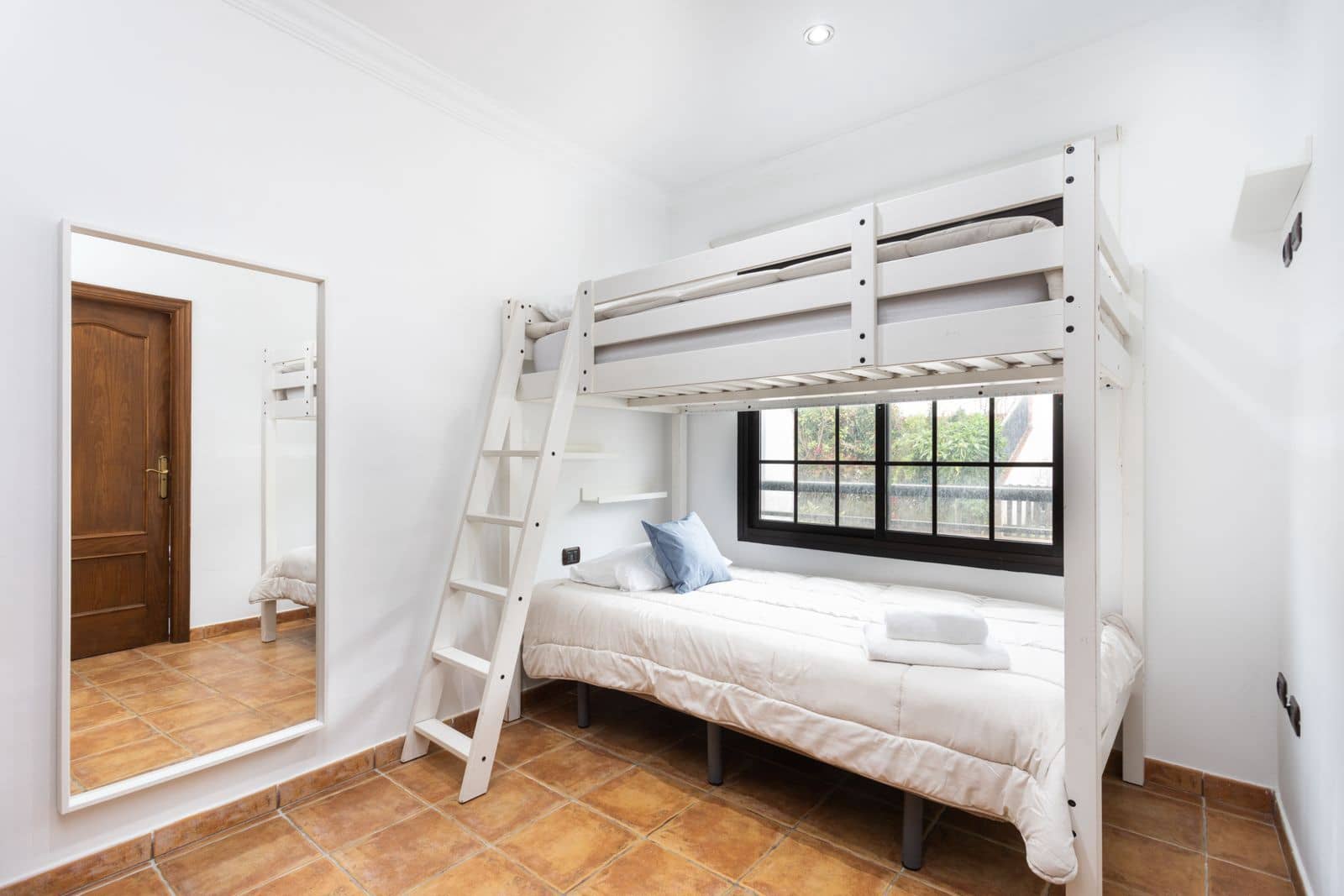 4 soverom Villa til salgs i Santa Cruz de Tenerife med garasje - € 590 000 (Ref: 9998065)