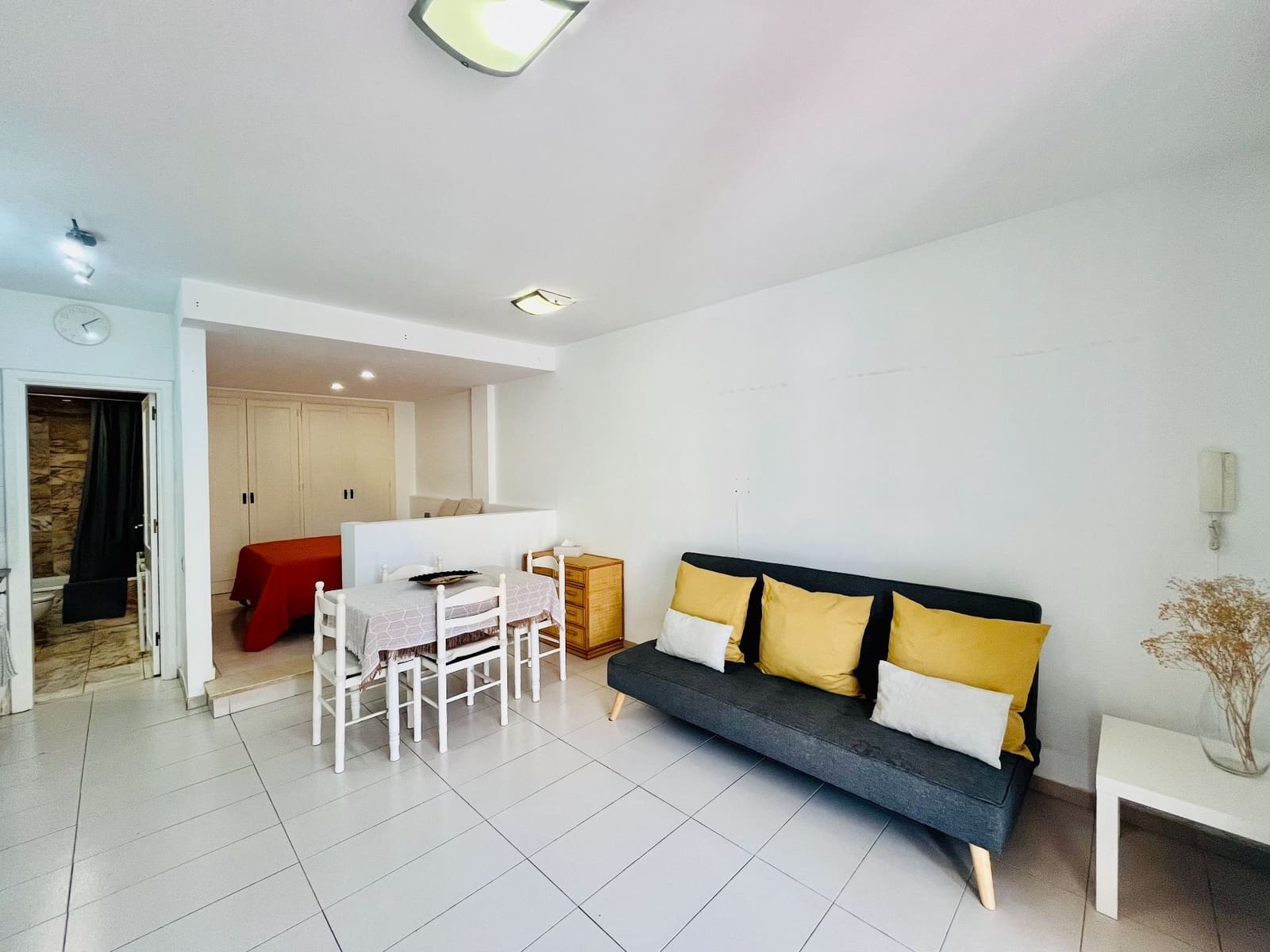 1 soverom Leilighet til salgs i Playa de las Americas med svømmebasseng garasje - € 265 000 (Ref: 9999520)