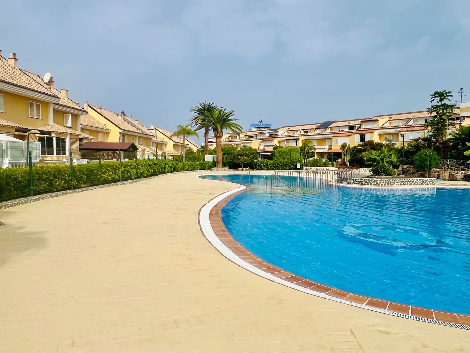 1 soverom Leilighet til salgs i Playa de las Americas med svømmebasseng garasje - € 265 000 (Ref: 9999520)