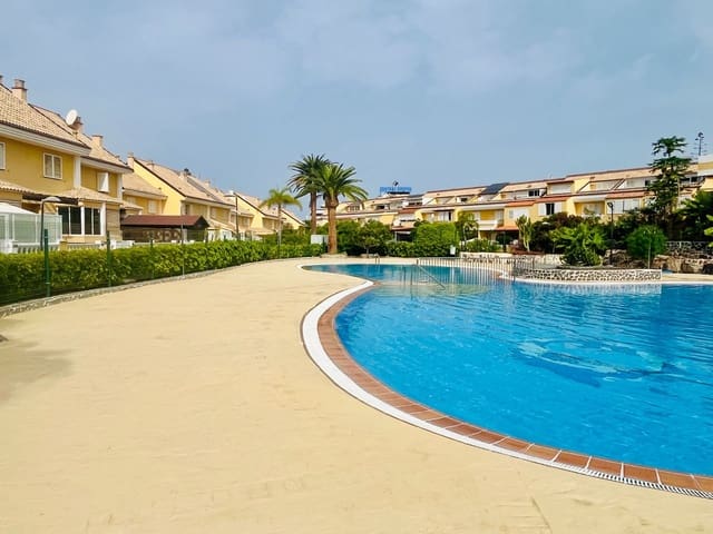 1 soverom Leilighet til salgs i Playa de las Americas, Arona med svømmebasseng garasje - € 265 000 (Ref: 9999520)