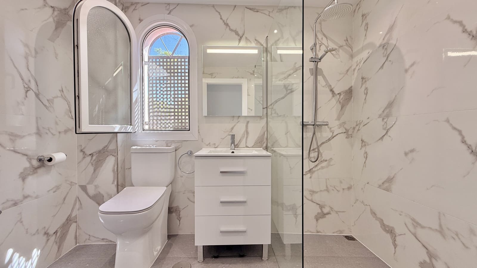 Apartamento de 2 habitaciones en Sucina en venta con piscina garaje - 229.950 € (Ref: 9989497)