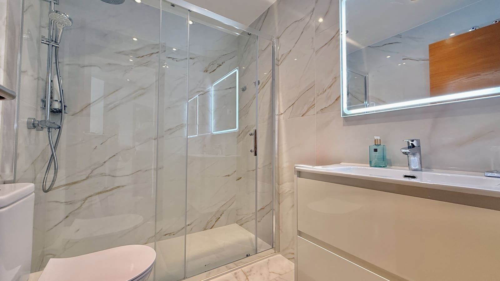 2 sovrum Lägenhet till salu i Sucina med pool garage - 169 950 € (Ref: 9989771)
