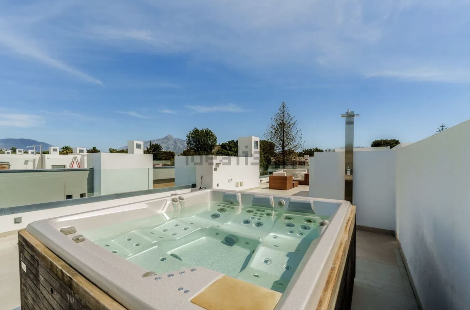 5 soveværelse Villa til leje i Puerto Banus med swimmingpool garage - € 13.000 (Ref: 10005362)