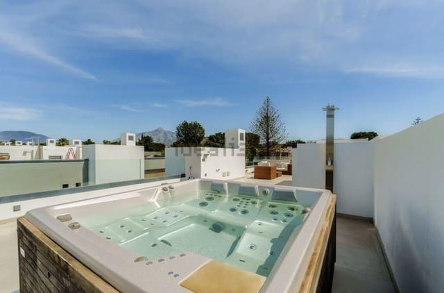 5 bedroom Villa for rent in Puerto Banus, Marbella with pool garage - € 13,000 (Ref: 10005362)