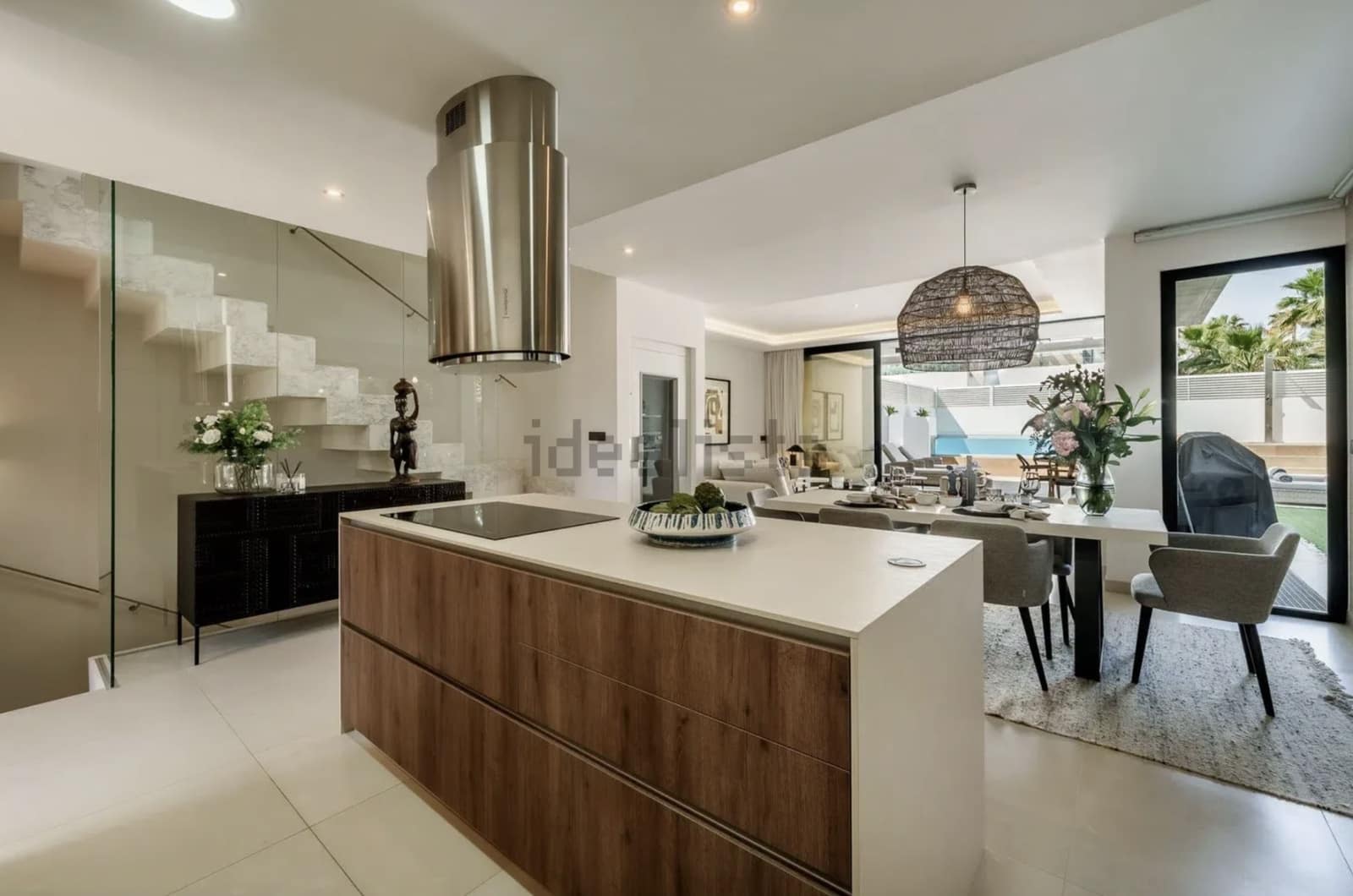 5 soveværelse Villa til leje i Puerto Banus med swimmingpool garage - € 13.000 (Ref: 10005362)