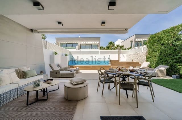 5 bedroom Villa for rent in Puerto Banus, Marbella with pool garage - € 13,000 (Ref: 10005362)