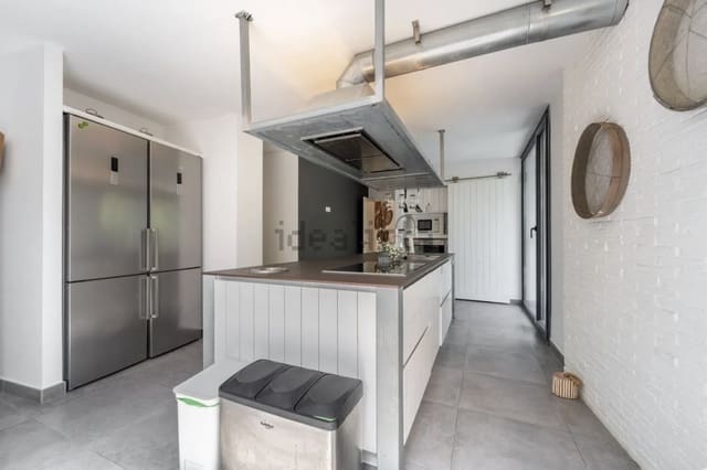 5 makuuhuone Huvila vuokrattavana paikassa Marbella mukana uima-altaan 
autotalli - 15 000 € (Ref: 10005363)
