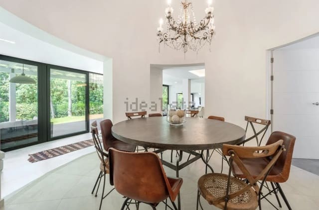 5 makuuhuone Huvila vuokrattavana paikassa Marbella mukana uima-altaan 
autotalli - 15 000 € (Ref: 10005363)