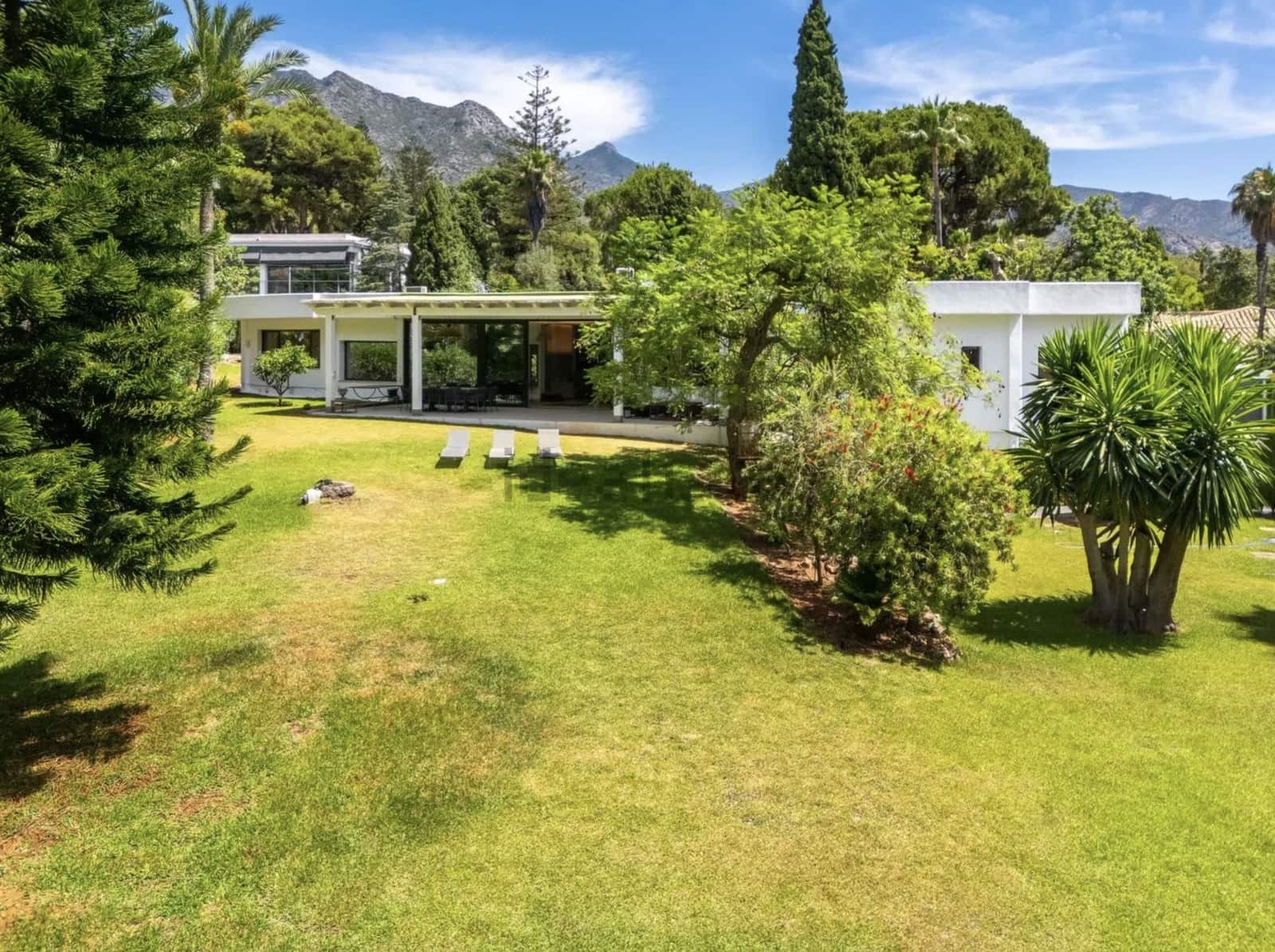 5 makuuhuone Huvila vuokrattavana paikassa Marbella mukana uima-altaan 
autotalli - 15 000 € (Ref: 10005363)