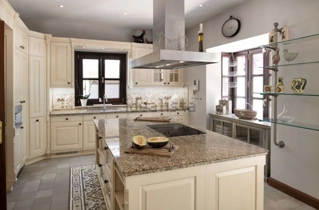5 slaapkamer Villa te huur in Marbella met zwembad garage - € 15.000 (Ref: 10005365)