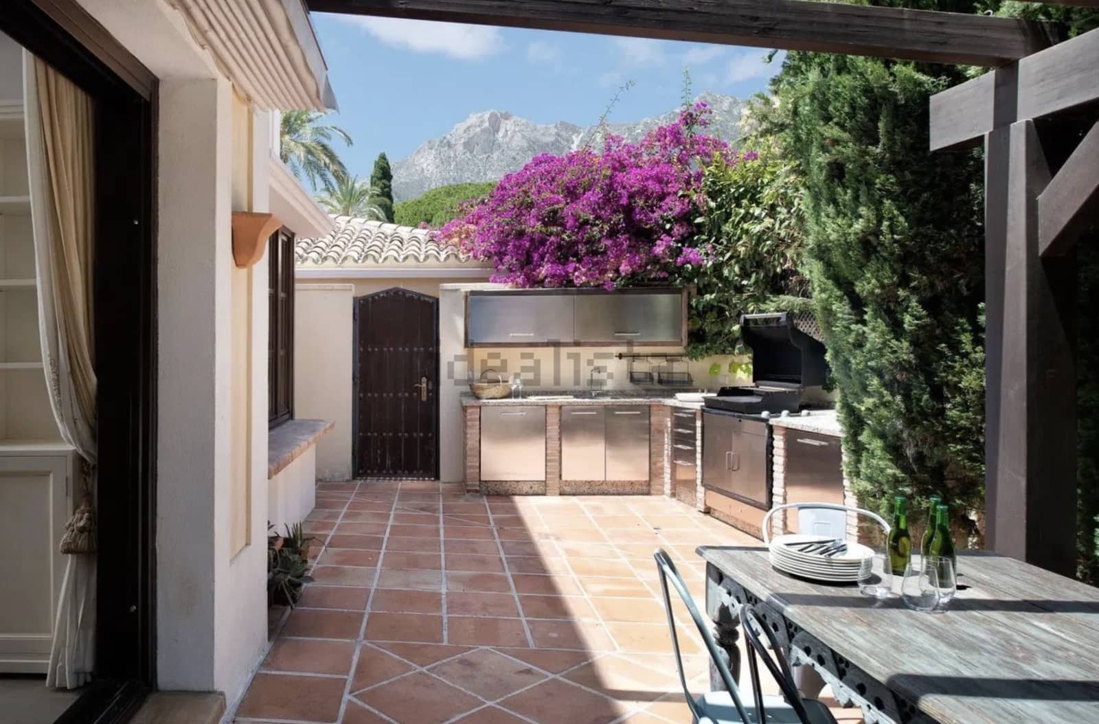 5 makuuhuone Huvila vuokrattavana paikassa Marbella mukana uima-altaan 
autotalli - 15 000 € (Ref: 10005365)