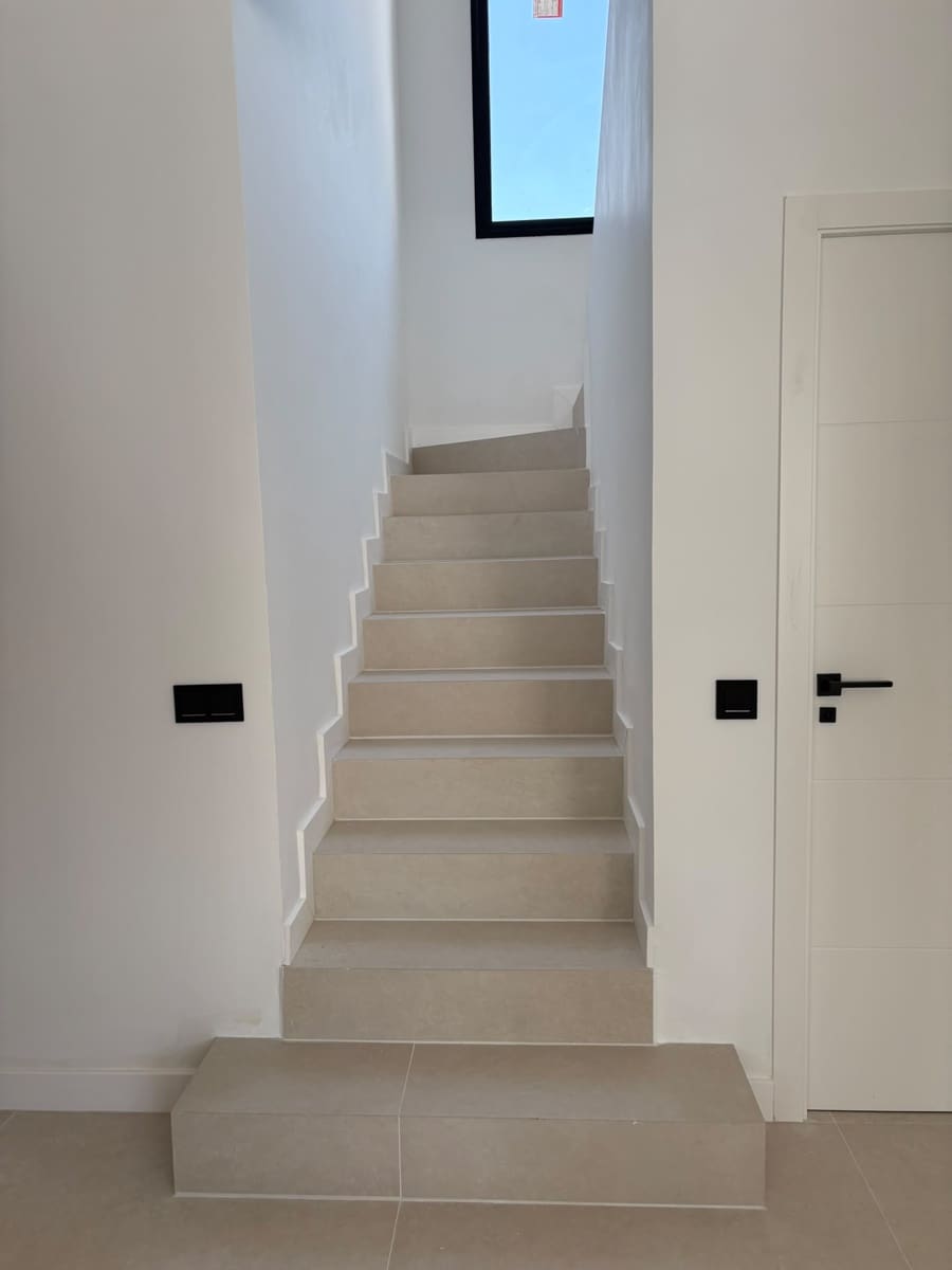 4 bedroom Villa for rent in Marbella with pool garage - € 15,000 (Ref: 10006396)