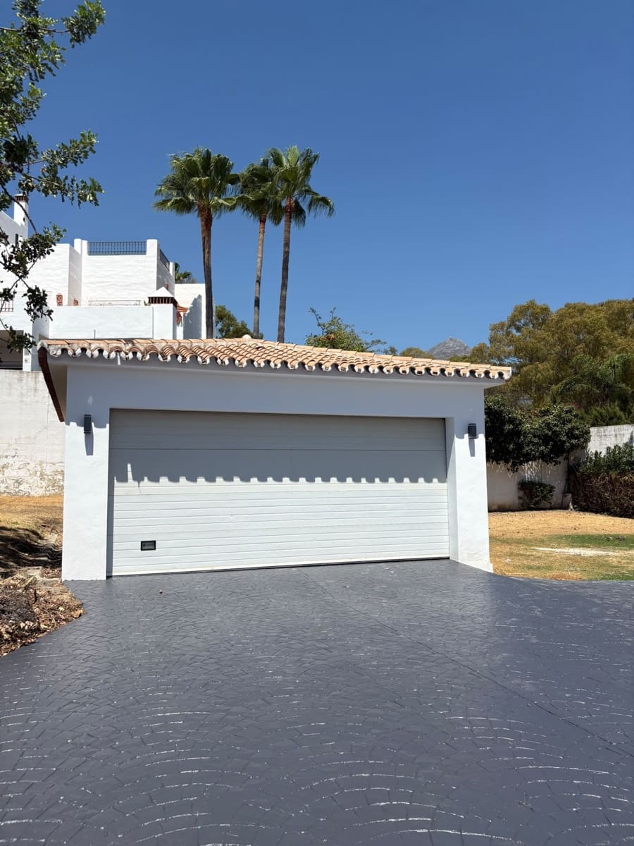 4 bedroom Villa for rent in Marbella with pool garage - € 15,000 (Ref: 10006396)