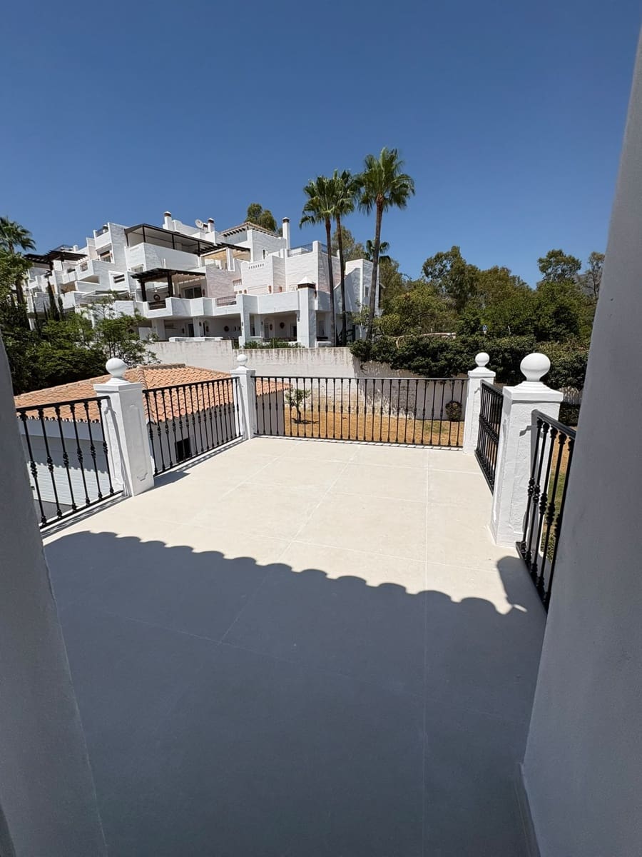 4 sypialnia Willa na kwatery wakacyjne w Marbella z basenem garażem - 10 000 € (Ref: 10006397)
