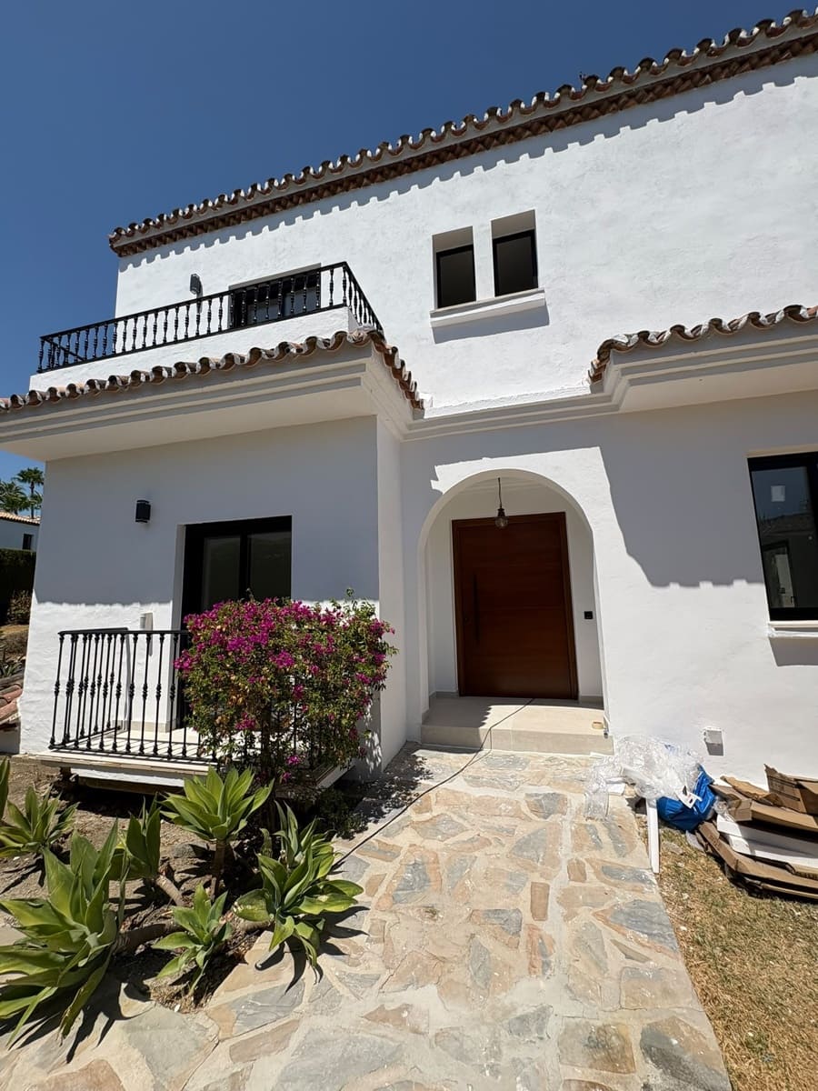 4 sypialnia Willa na kwatery wakacyjne w Marbella z basenem garażem - 10 000 € (Ref: 10006397)
