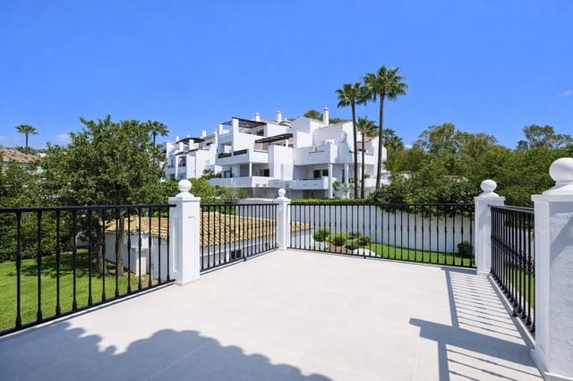 4 soverom Villa til salgs i Marbella med svømmebasseng garasje - € 10 000 (Ref: 10006397)
