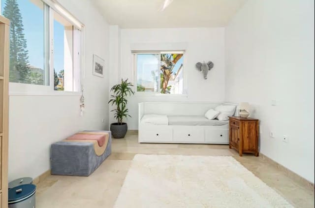 6 soverom Villa til leie i San Pedro de Alcantara, Marbella med svømmebasseng - € 7 500 (Ref: 10011209)