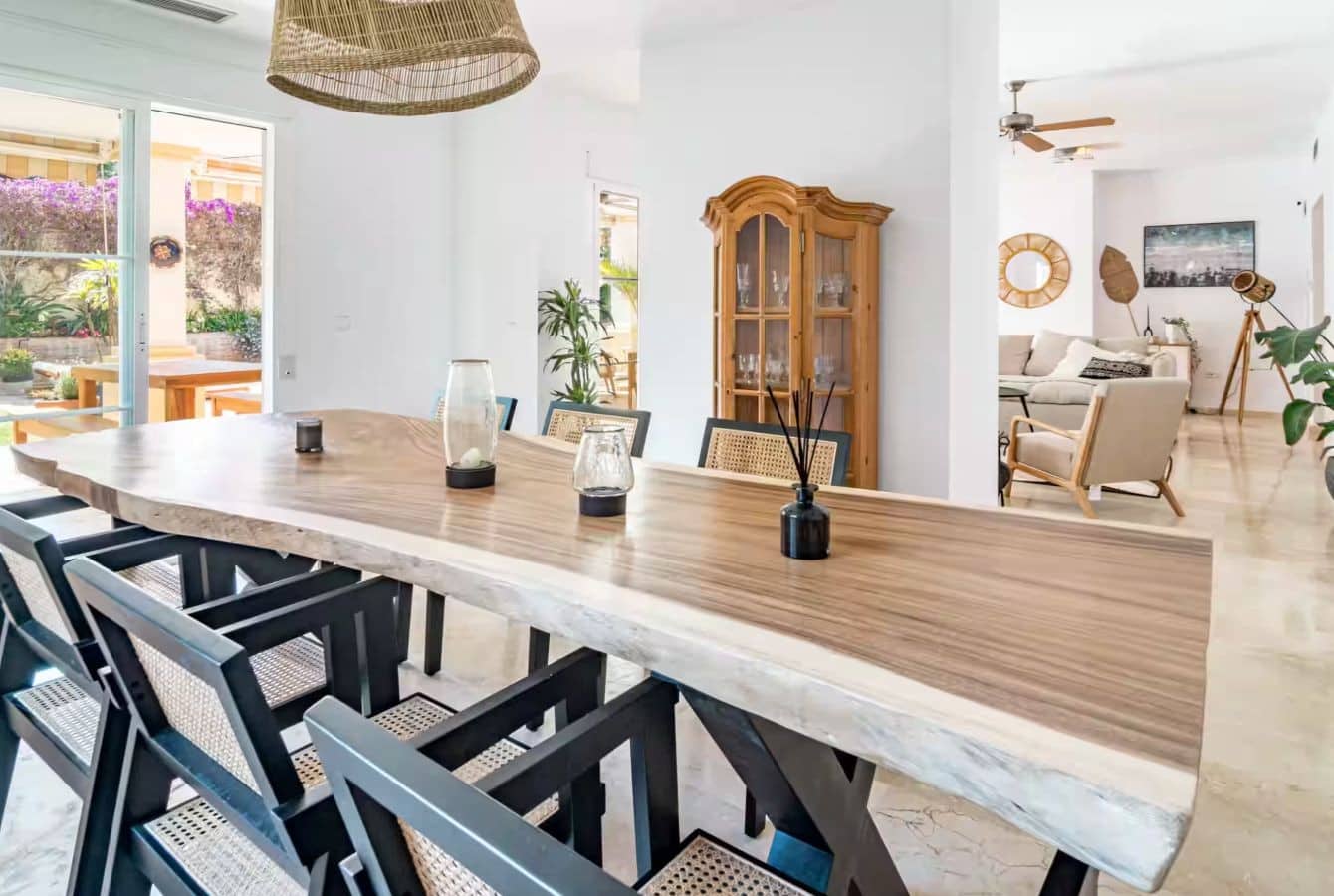 6 bedroom Villa for rent in San Pedro de Alcantara with pool - € 7,500 (Ref: 10011209)
