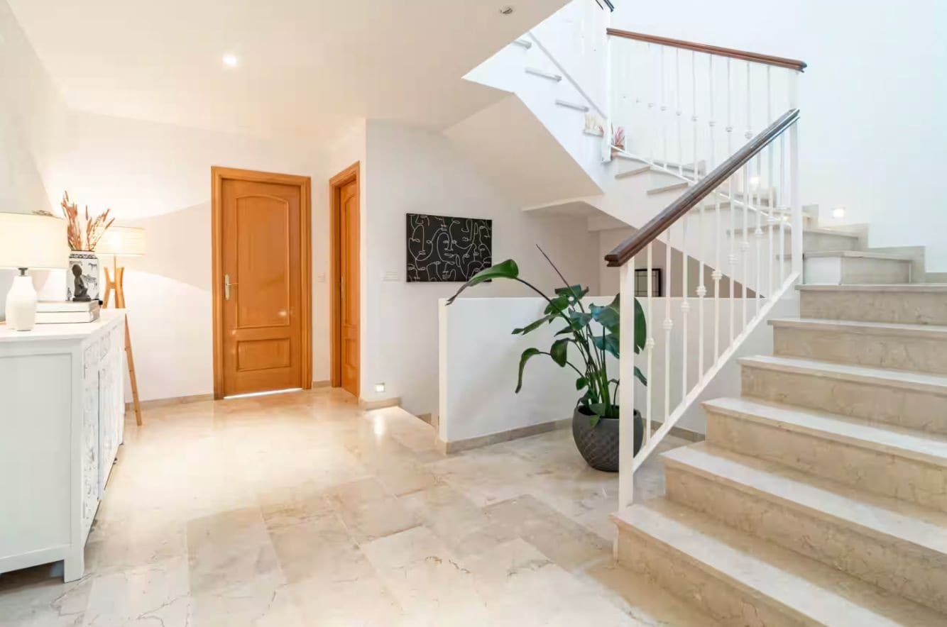6 slaapkamer Villa voor vakantieverhuur in San Pedro de Alcantara met zwembad - € 5.880 (Ref: 10011210)