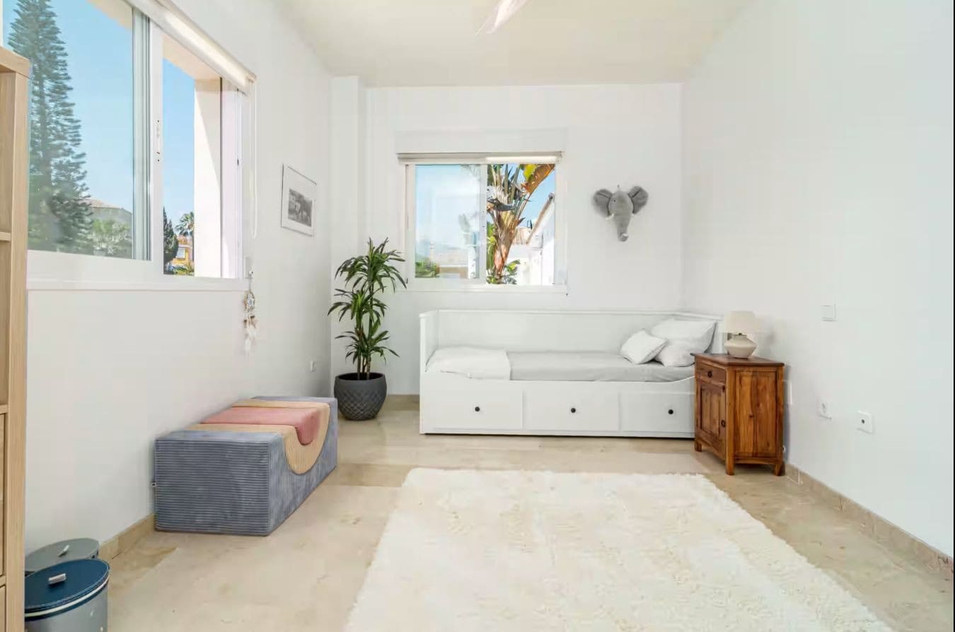 6 slaapkamer Villa voor vakantieverhuur in San Pedro de Alcantara met zwembad - € 5.880 (Ref: 10011210)