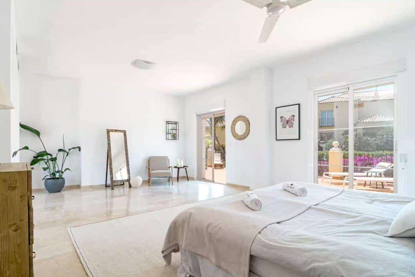 6 slaapkamer Villa voor vakantieverhuur in San Pedro de Alcantara met zwembad - € 5.880 (Ref: 10011210)