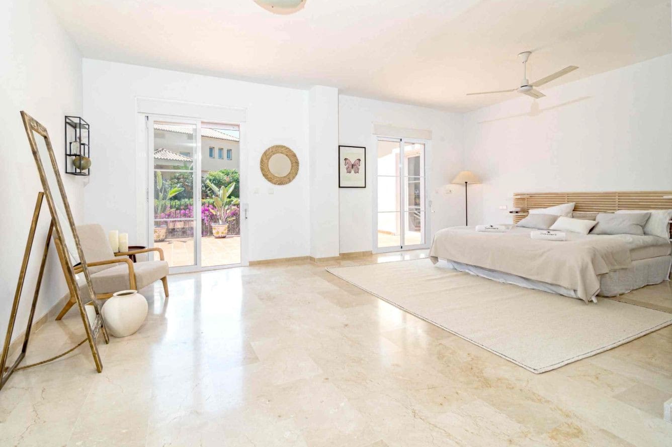 6 slaapkamer Villa voor vakantieverhuur in San Pedro de Alcantara met zwembad - € 5.880 (Ref: 10011210)